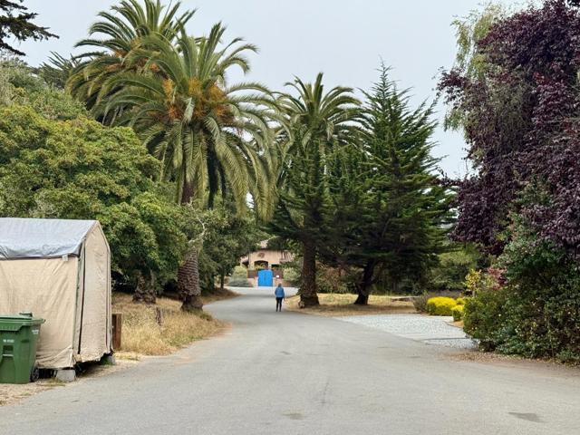 20 Arbolado, La Selva Beach CA: https://media.crmls.org/mediaz/0fcf2f8a-9457-4a62-b325-4d4e3a4a99ef.jpg