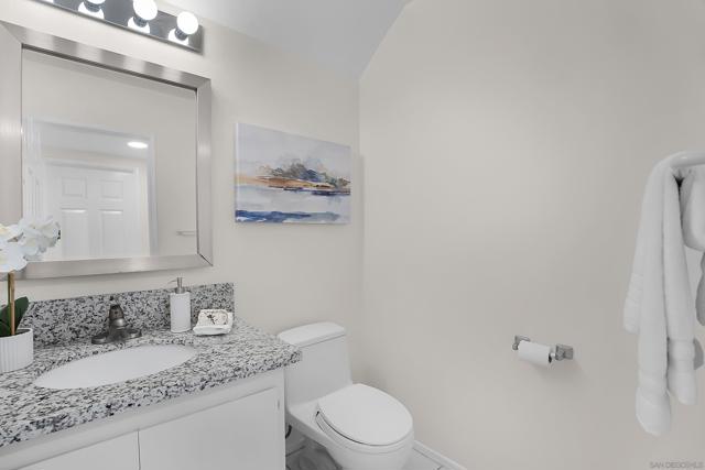 2071 Monaco Ct, El Cajon CA: https://media.crmls.org/mediaz/0fcf61e3-6d67-4e02-941d-f98a59d78969.jpg