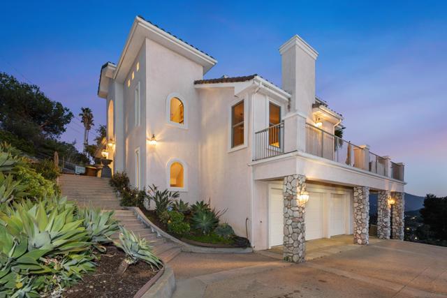 1566 Plantation Way, El Cajon CA: https://media.crmls.org/mediaz/0fcfe6ce-b9a3-4198-b6db-796fe2c171fb.jpg