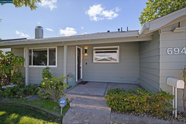 6944 Cedar Ln, Dublin CA: https://media.crmls.org/mediaz/0fd04ff8-1bb5-498f-b8db-7fb0574a65dc.jpg