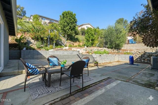 4487 Rising Hill Road, Altadena CA: https://media.crmls.org/mediaz/0fd09958-74a2-4f2c-86cb-8f3098fd9fb5.jpg