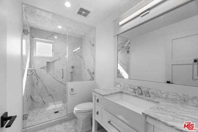 566 Ida Street photo 19