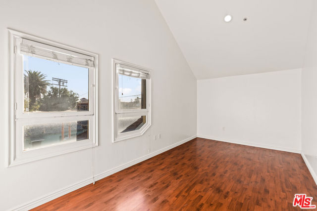 2667 Menlo Avenue, Los Angeles CA: https://media.crmls.org/mediaz/0fd18a97-054f-450f-af6a-69aa5e3d0b51.jpg