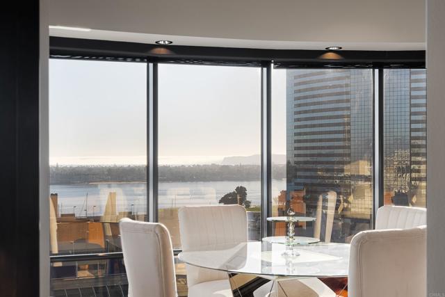 200 Harbor Dr, San Diego CA: https://media.crmls.org/mediaz/0fd1ce73-5ecc-442f-9a7d-fbec86f1ecea.jpg
