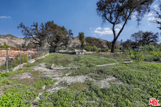 408 Wistaria Place, Altadena CA: https://media.crmls.org/mediaz/0fd22cce-4768-4c3d-bbfe-706c63bd8b52.jpg