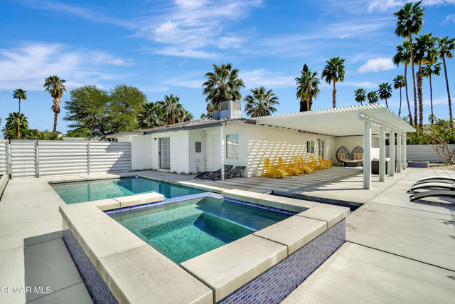 677 S Highland Drive, Palm Springs CA: https://media.crmls.org/mediaz/0fd4617b-cef3-4968-9e3d-287d87933c9b.jpg