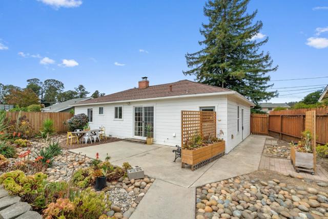 3080 Eleanor Way, Santa Cruz CA: https://media.crmls.org/mediaz/0fd48169-f692-46ee-97f9-e6c586bf31f5.jpg