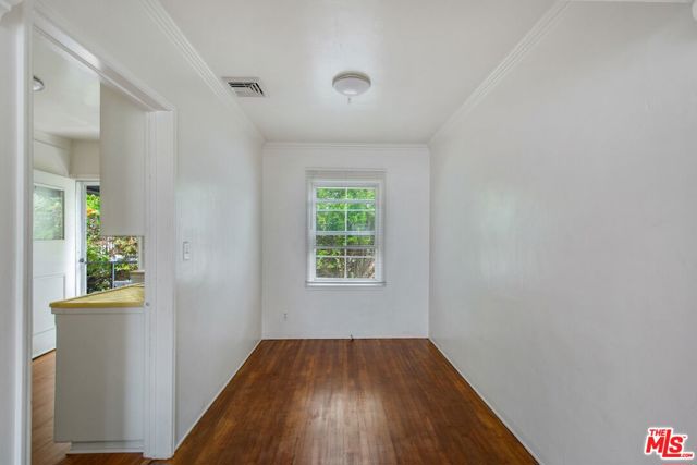 8419 Crenshaw Drive, Inglewood CA: https://media.crmls.org/mediaz/0fd52e3d-4b52-44be-a1e5-f9685f6ed4ab.jpg