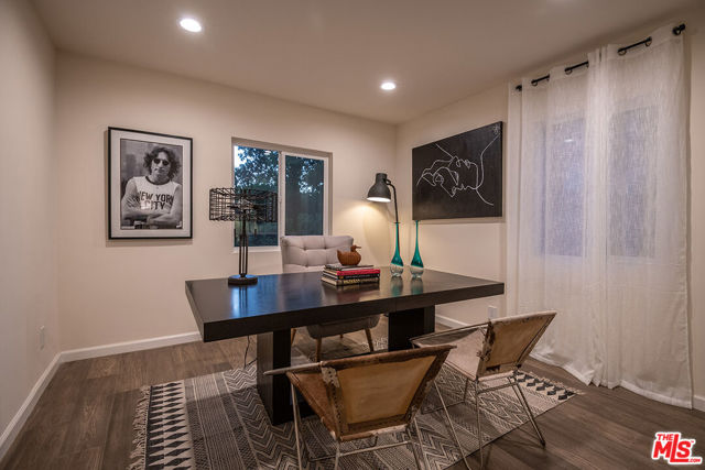 4370 Beck Avenue, Studio City CA: https://media.crmls.org/mediaz/0fd52fd9-1c5f-41a4-a2e9-a914afddffce.jpg