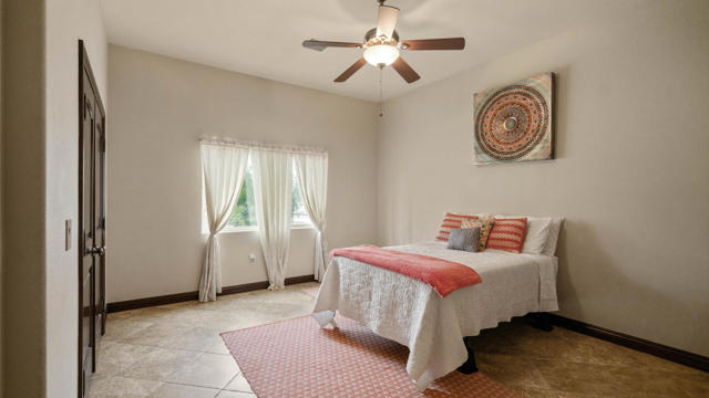 56800 Zuni Trail, Yucca Valley CA: https://media.crmls.org/mediaz/0fd55a48-9b4a-494c-b98c-fd553e489802.jpg