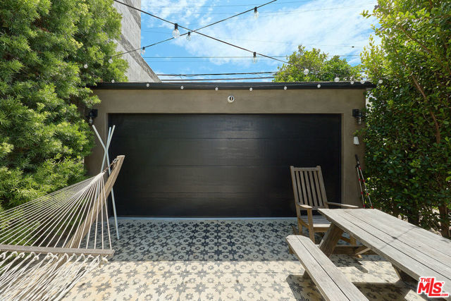 1 Bed Home for Sale in Los Angeles, California
