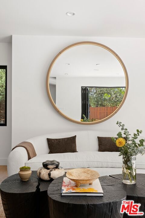 2716 Laurel Pass / Bypass, Los Angeles CA: https://media.crmls.org/mediaz/0fd64ea7-5da1-457c-a9f0-7cd230a486b4.jpg