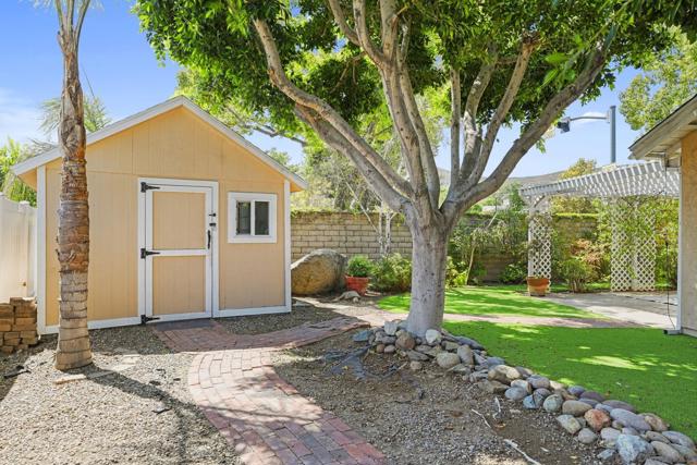 13250 Powers Ct, Poway CA: https://media.crmls.org/mediaz/0fd657e3-a66b-4fd3-a6a1-8eeb37320615.jpg