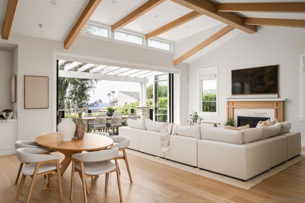 1023 Stratford Ct - photo 4