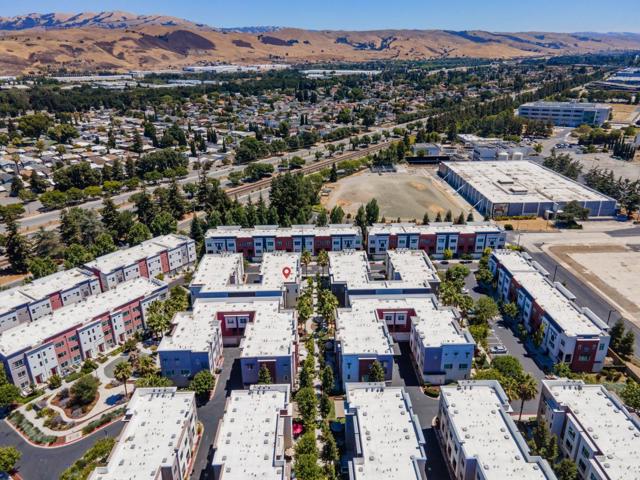 323 Flinder Place, San Jose CA: https://media.crmls.org/mediaz/0fd6834b-eacd-4ff3-a41c-d6a4e62baa3d.jpg