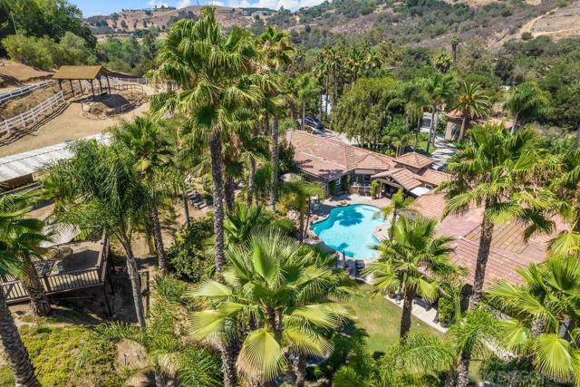 4716 S Mission Rd, Fallbrook CA: https://media.crmls.org/mediaz/0fd68bdf-9e55-4189-b878-12087a9a3a0f.jpg