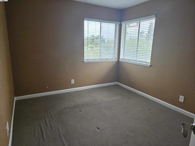24909 Avocado Ct, Hayward CA: https://media.crmls.org/mediaz/0fd6be6b-8f5c-49f4-b054-078db165580f.jpg