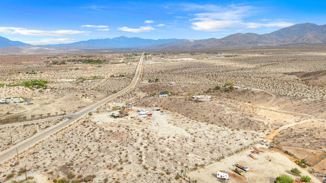 28300 Desert Charm Road, Desert Hot Springs CA: https://media.crmls.org/mediaz/0fd73b9d-355e-4f74-b7bd-d0a89c40d4b6.jpg
