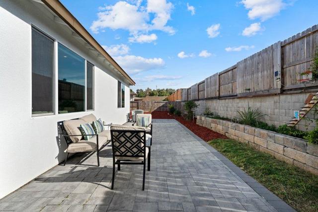 2111 Rosewood Drive, Hollister CA: https://media.crmls.org/mediaz/0fd74260-ceac-443a-9b8d-4135e931a65d.jpg