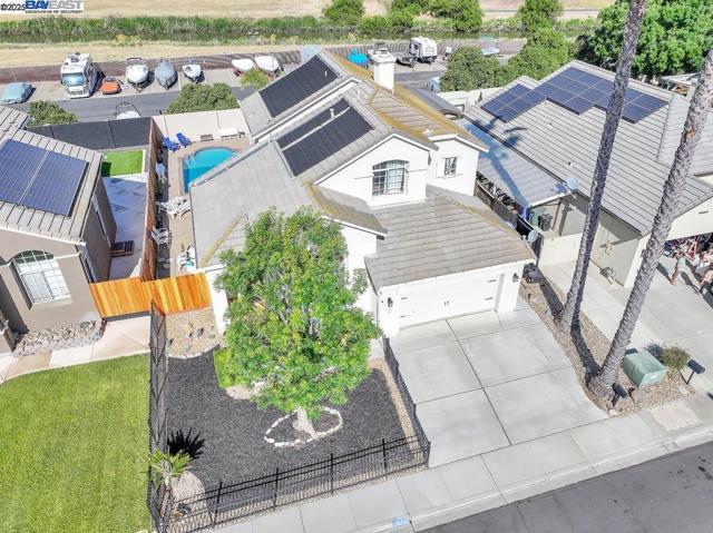 2218 Newport Ct., Discovery Bay CA: https://media.crmls.org/mediaz/0fd789bc-8def-466c-b7a5-773a564b019e.jpg