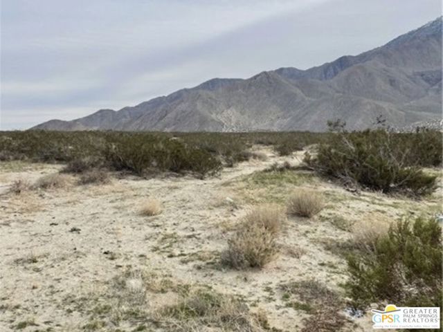 0 Tipton, Palm Springs CA: https://media.crmls.org/mediaz/0fd7a147-4775-4c2f-8c93-c23a774348d4.jpg