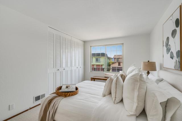 373 Coral Ridge Drive, Pacifica CA: https://media.crmls.org/mediaz/0fd7b4fc-72fc-4539-95ff-1434977641f3.jpg