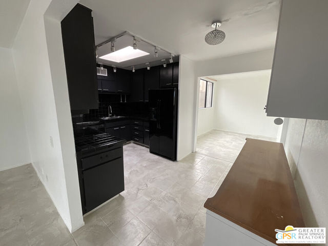 425 Bradshaw Lane, Palm Springs CA: https://media.crmls.org/mediaz/0fd8d5b4-1776-4617-b36e-006438d8cfd6.jpg