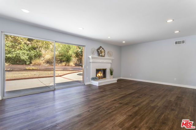 17133 Lorillard Street, Granada Hills CA: https://media.crmls.org/mediaz/0fd8eec6-dff9-4953-a4b8-d9ab1f8ebbaa.jpg