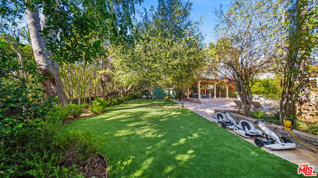 10801 Bothwell Road, Chatsworth CA: https://media.crmls.org/mediaz/0fd92bbd-551d-49f0-96fb-20c1b98d53ff.jpg