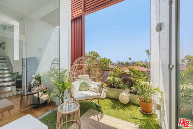 1140 N Formosa Avenue, West Hollywood CA: https://media.crmls.org/mediaz/0fd954ad-e93d-4a19-8755-41334dcff5a1.jpg