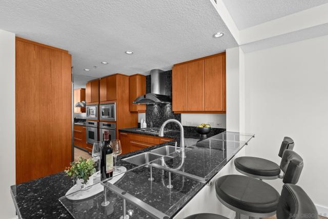 1199 Pacific Hwy, San Diego CA: https://media.crmls.org/mediaz/0fd96b77-24dc-489c-aff9-0a1f55ab236a.jpg