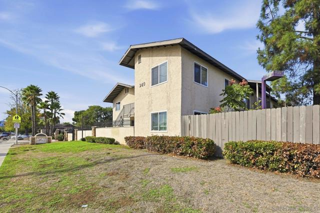 240 W Lincoln Ave, Escondido CA: https://media.crmls.org/mediaz/0fd96bfc-e5f2-453d-bdac-23a14b0898ba.jpg
