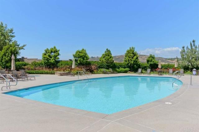 3463 Corte Fresa, Carlsbad CA: https://media.crmls.org/mediaz/0fd9ac63-aa07-4e30-ae19-4ac7310ac03c.jpg