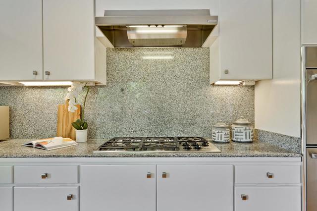 1625 Hazelaar Way, Los Altos CA: https://media.crmls.org/mediaz/0fd9b86b-e13b-49db-a8bb-78923e09961e.jpg