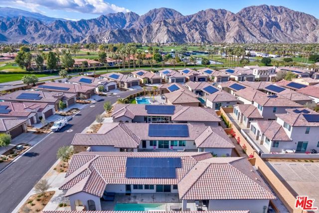 80240 Platinum Way, La Quinta CA: https://media.crmls.org/mediaz/0fda72fd-4985-42d7-9bf4-03751e882a1a.jpg