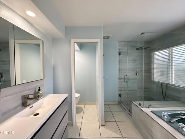 4053 Sunset Lane Lane, Oxnard CA: https://media.crmls.org/mediaz/0fda99d3-89f2-4360-8ed7-efe3d9308ee3.jpg