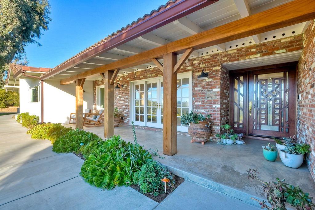 2476 Briarwood Ct.