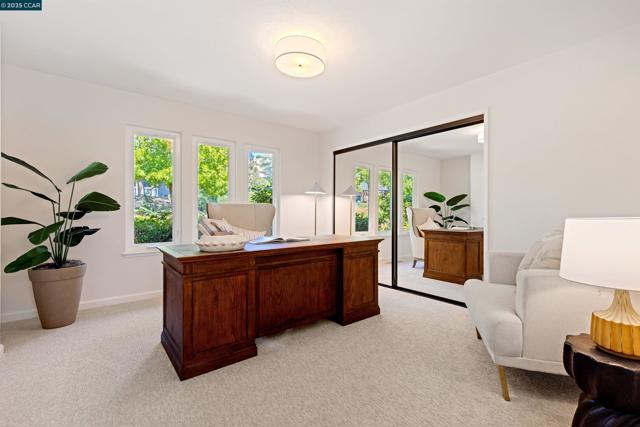 11 Breck Ct, Moraga CA: https://media.crmls.org/mediaz/0fdb2e28-02ea-49be-96ad-51dc5f4bfad9.jpg