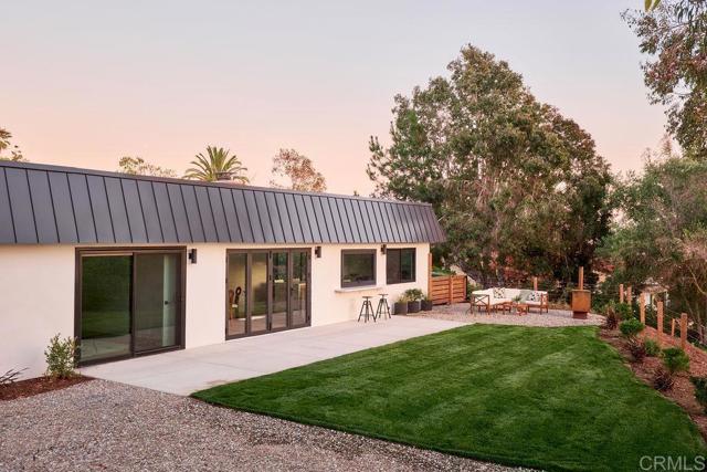 2025 Valley Road, Oceanside CA: https://media.crmls.org/mediaz/0fdc45b8-6ae6-4294-9bfb-7a7414199297.jpg