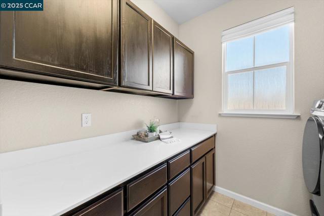 240 Alta St, Brentwood CA: https://media.crmls.org/mediaz/0fdc6e3a-4eb0-45dd-a382-8ba0fdf20a77.jpg
