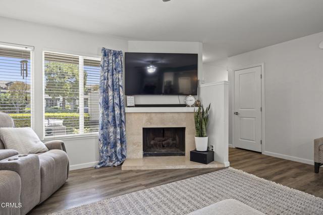 3151 W Hemlock Street, Oxnard CA: https://media.crmls.org/mediaz/0fdca240-7fa0-4085-a381-68fb9434c01f.jpg