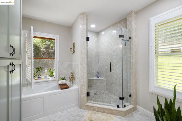 20581 Gerber Rd, Tuolumne CA: https://media.crmls.org/mediaz/0fdcaaa0-6027-4619-af8f-23cfbfaa9d9d.jpg