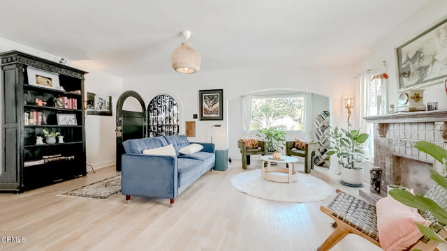 632 Mariposa Avenue, Los Angeles CA: https://media.crmls.org/mediaz/0fdcde8e-c7a0-4ed5-889b-2a211b92b776.jpg