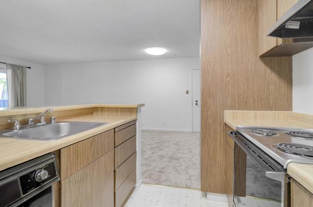 139 Piccadilly Place, San Bruno CA: https://media.crmls.org/mediaz/0fdd1582-2704-46dd-a183-09ba7bb4396d.jpg