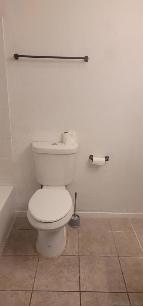https://media.crmls.org/mediaz/0fdd6890-a6d2-456d-aaa5-d4b9e415d7de.jpg?preset=X-Large