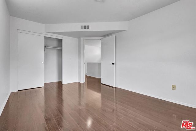 2279 Santa Ana Boulevard, Los Angeles CA: https://media.crmls.org/mediaz/0fddd6f2-5588-4248-b95d-f4422e6b2db0.jpg