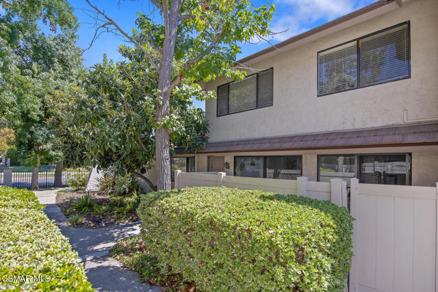 2864 Instone Court, Westlake Village CA: https://media.crmls.org/mediaz/0fdf39cc-1698-45f6-8b7f-c1543ec89200.jpg