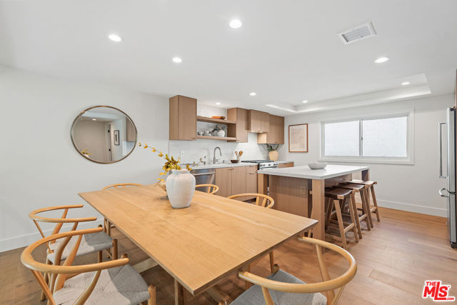13234 Fiji Way, Marina del Rey CA: https://media.crmls.org/mediaz/0fdf710e-5b18-4bd7-8569-59423e086aef.jpg