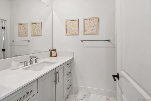 Image 18 of 37 For 15447 Van Lodensteyn Way