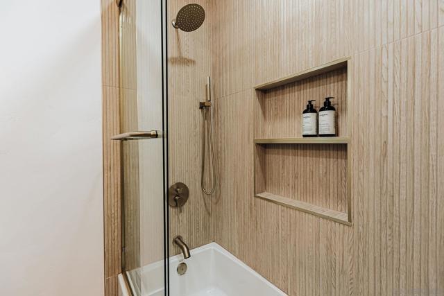 4033 S Hempstead Cir, San Diego CA: https://media.crmls.org/mediaz/0fe07568-b45d-4a83-a710-1b5f517c5ace.jpg
